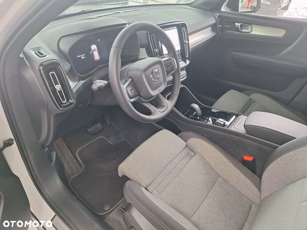 Volvo XC 40 B3 Plus Dark - 11
