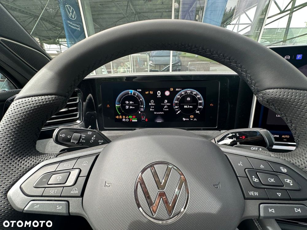 Volkswagen Tiguan - 16