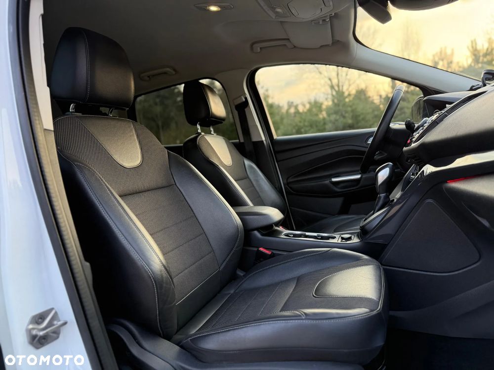 Ford Kuga 2.0 TDCi 4x4 Titanium - 23