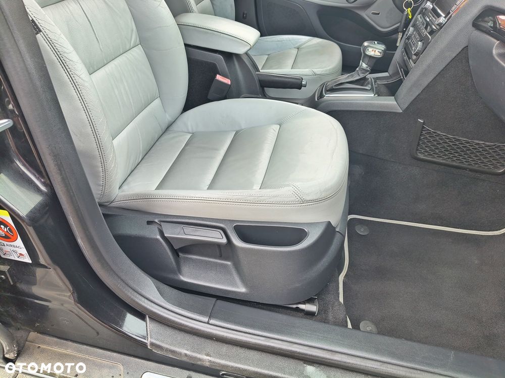 Skoda Octavia 2.0 TDI DPF DSG Laurin & Klement - 21