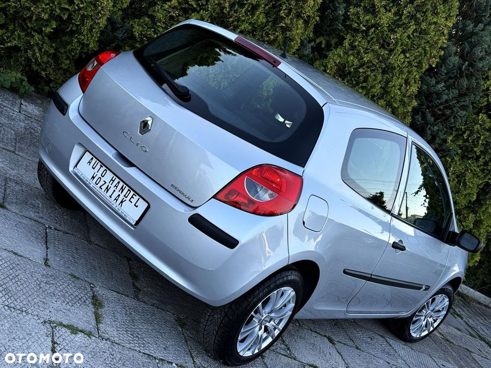 Renault Clio - 10