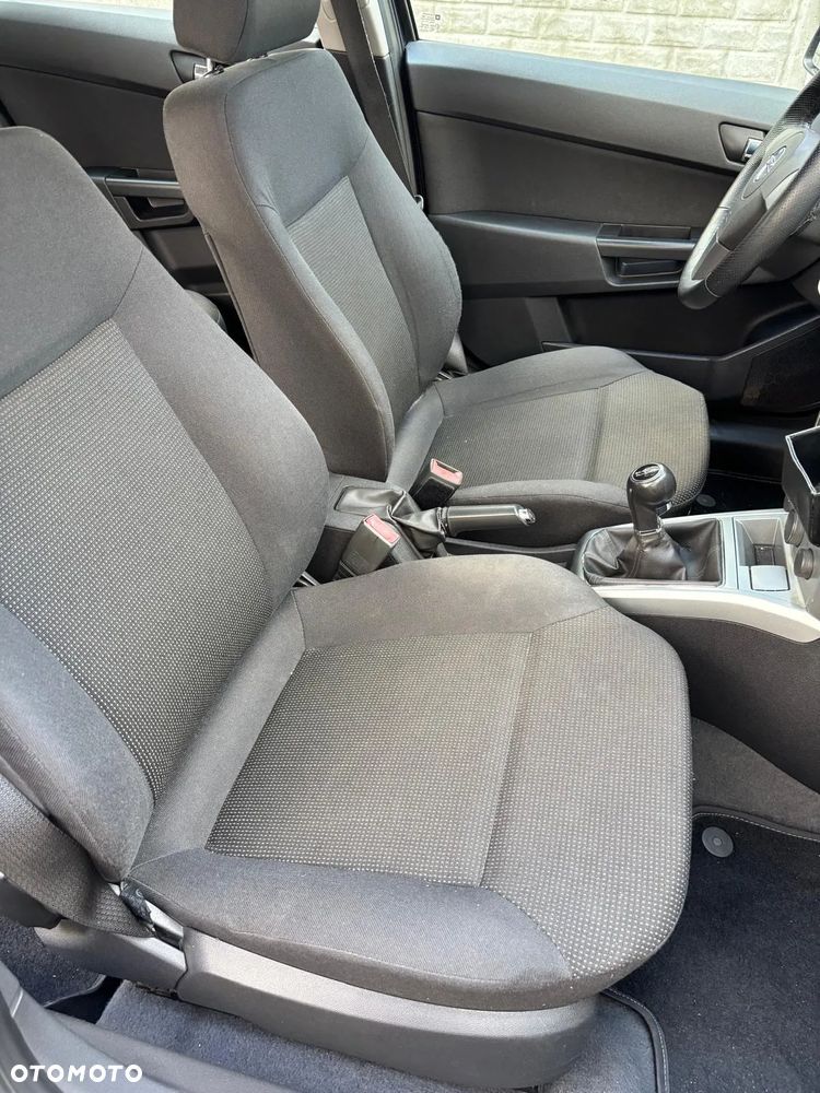 Opel Astra 1.6 - 9
