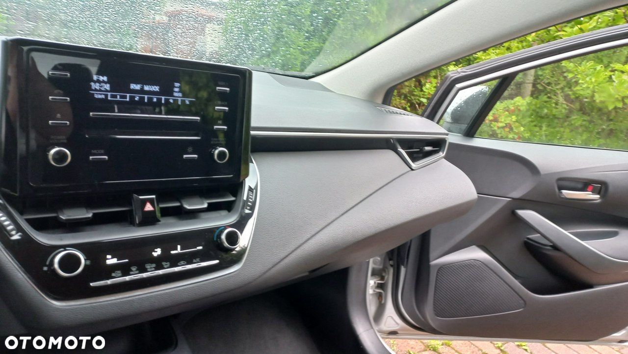 Toyota Corolla - 13