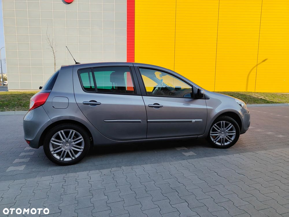 Renault Clio 1.2 16V 75 nightDay - 3