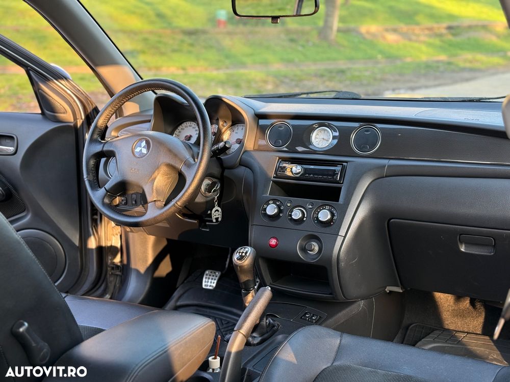Mitsubishi Outlander 2.0 Turbo 4x4 - 8