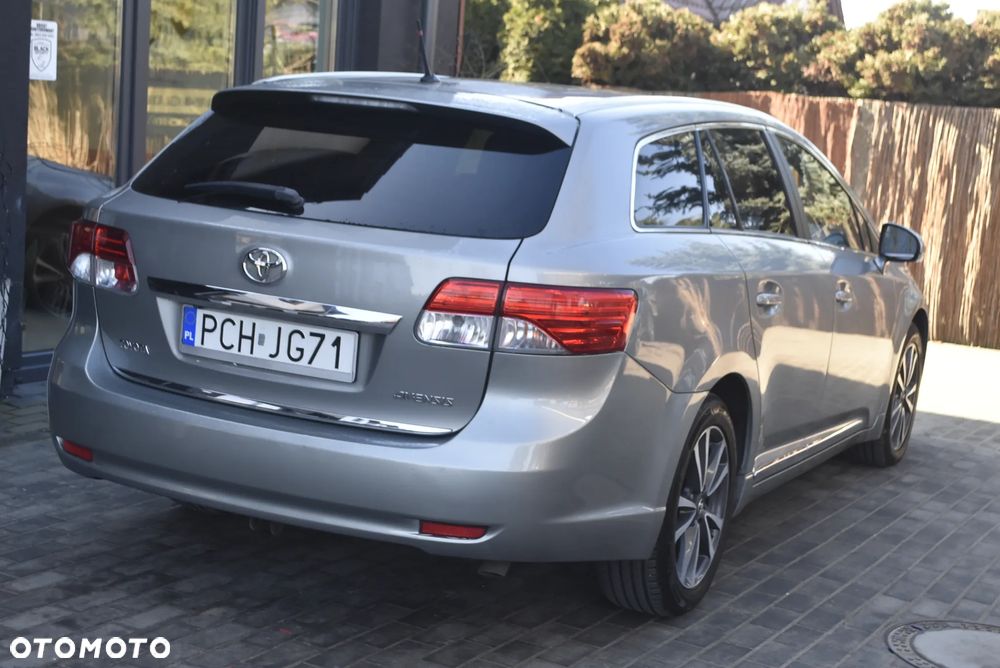 Toyota Avensis 2.2 D-4D Premium - 4