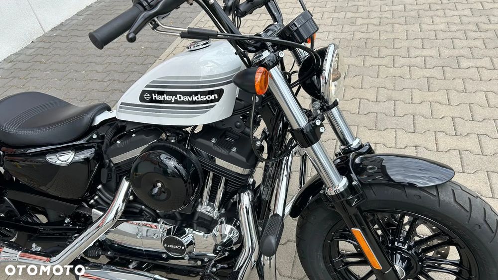Harley-Davidson Sportster Forty-Eight - 13