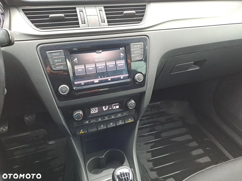 Skoda RAPID Spb 1.0 TSI Style - 16