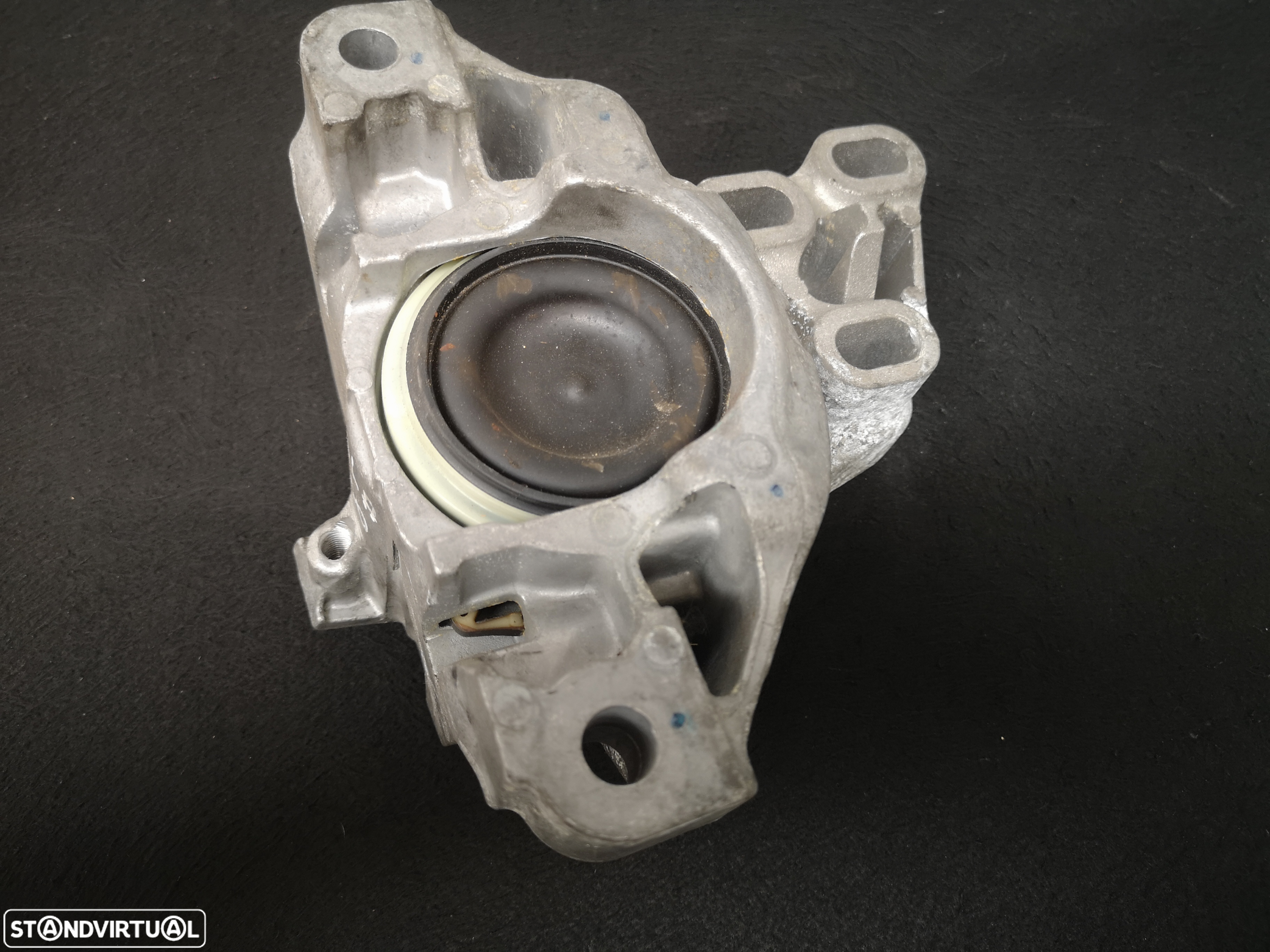 Apoio de motor Mercedes CDI W176 W117 W246  2014+ (2x no estoque) GLA200 - 4