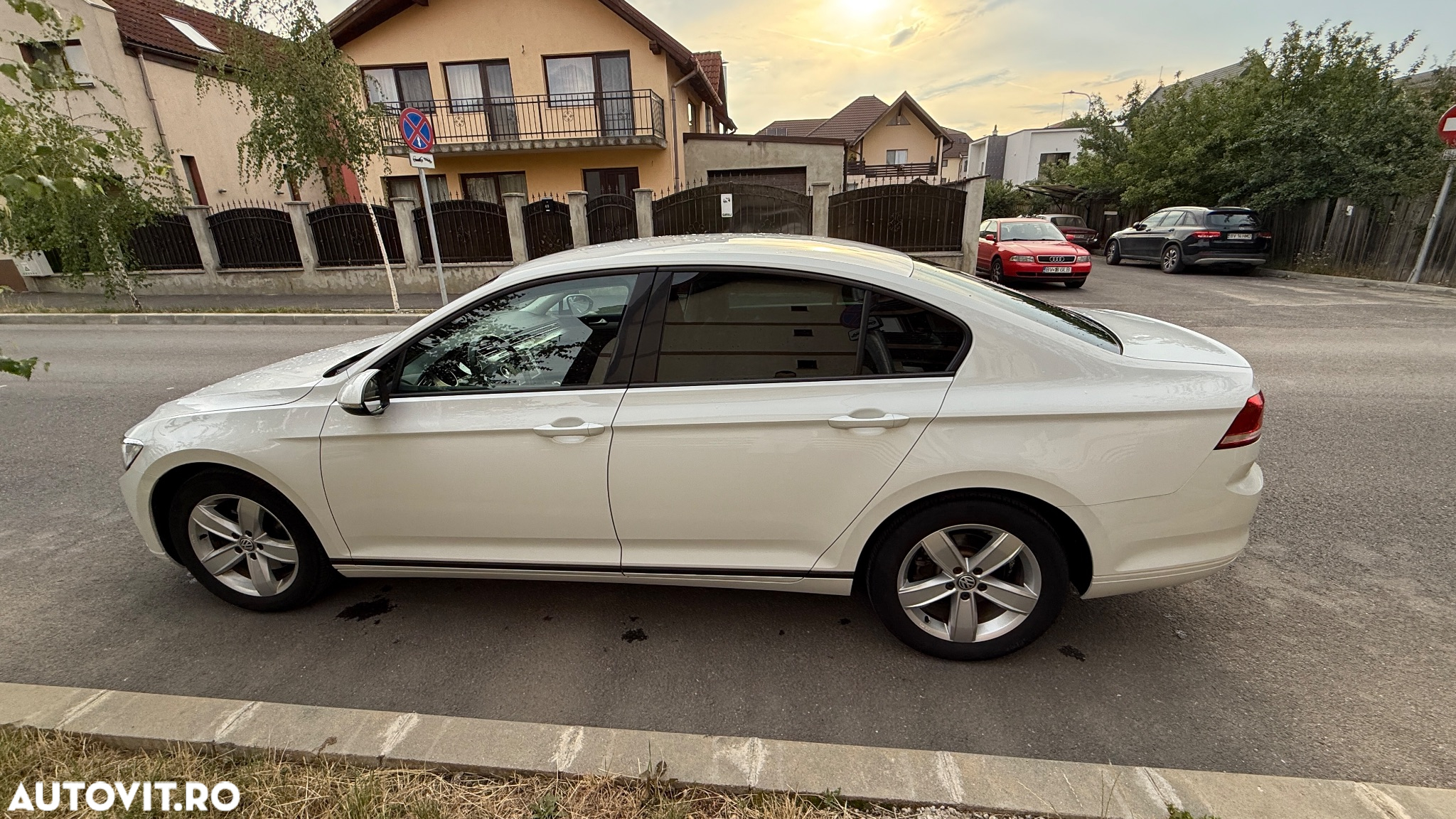 Volkswagen Passat 2.0 TDI Advance - 10
