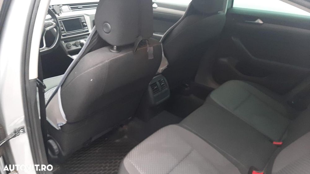 Volkswagen Passat 1.6 TDI DSG Comfortline - 7