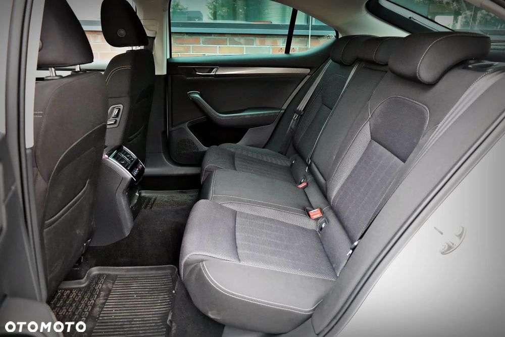 Skoda Superb 2.0 TSI Style DSG - 24