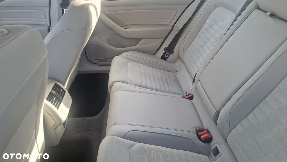 Volkswagen Passat 2.0 TSI Business DSG - 5