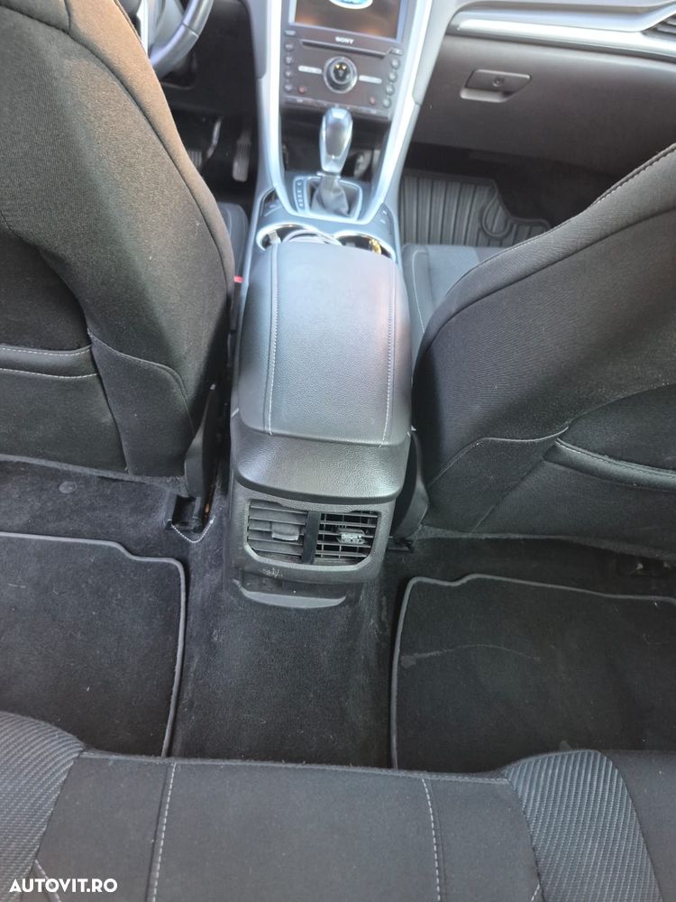 Ford Mondeo 2.0 TDCi Powershift Business - 11