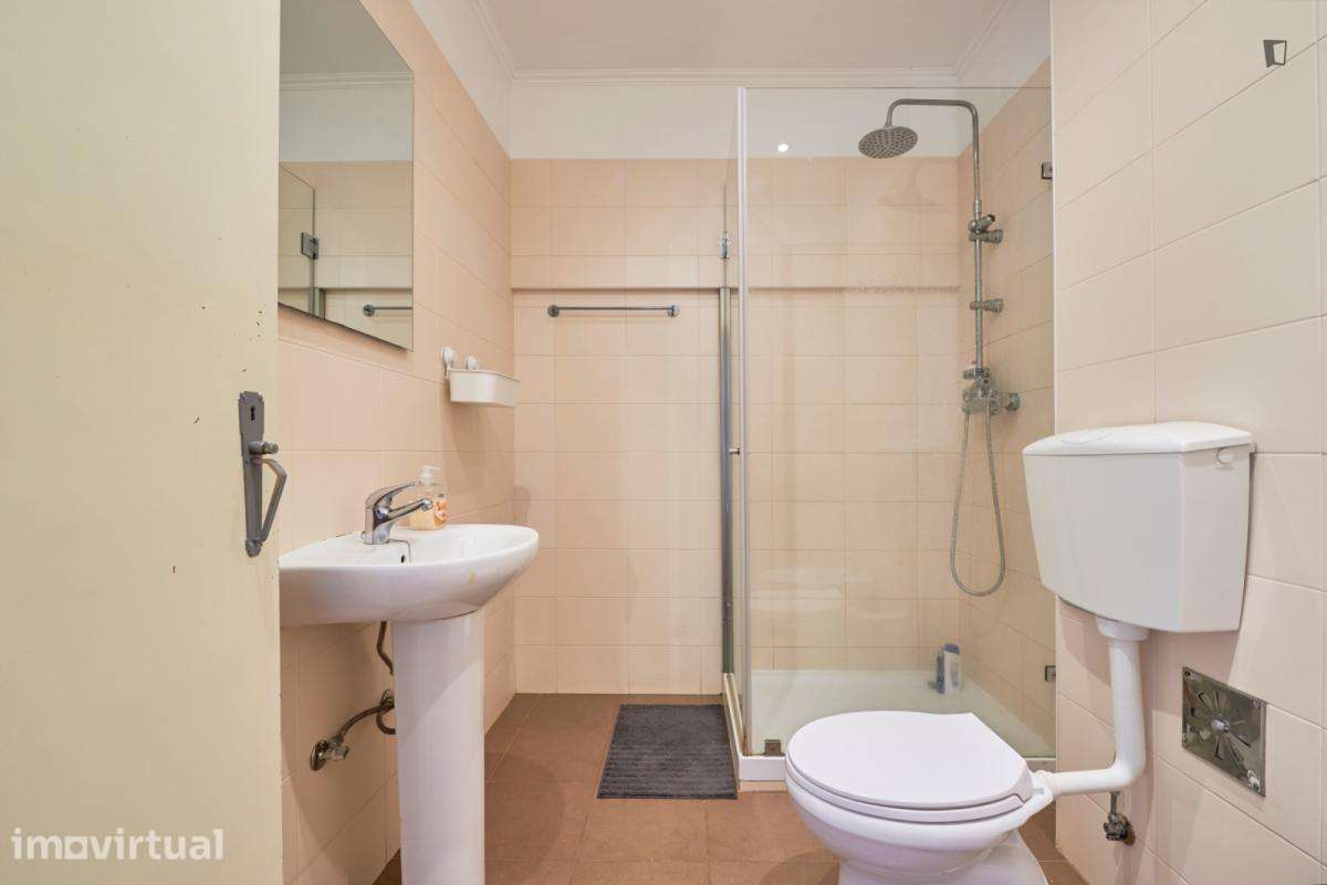Quarto - localizado em Saldanha Lisbon - Grande imagem: 2/42