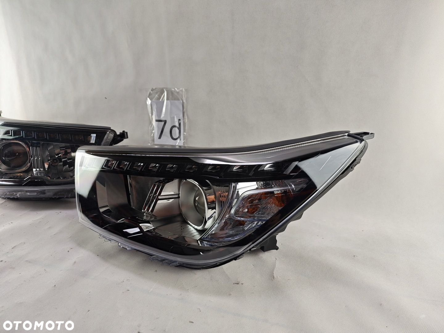 SSANGYONG TIVOLI SSANG YONG REFLEKTOR LED LEWY PRAWY SOCZEWKA LAMPA - 4