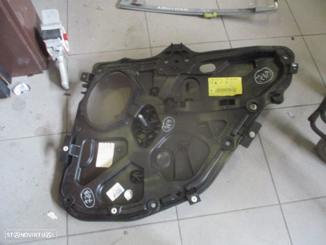 Elevador Manual 2S61A045H22A FORD FIESTA 2002 5P Td - 3