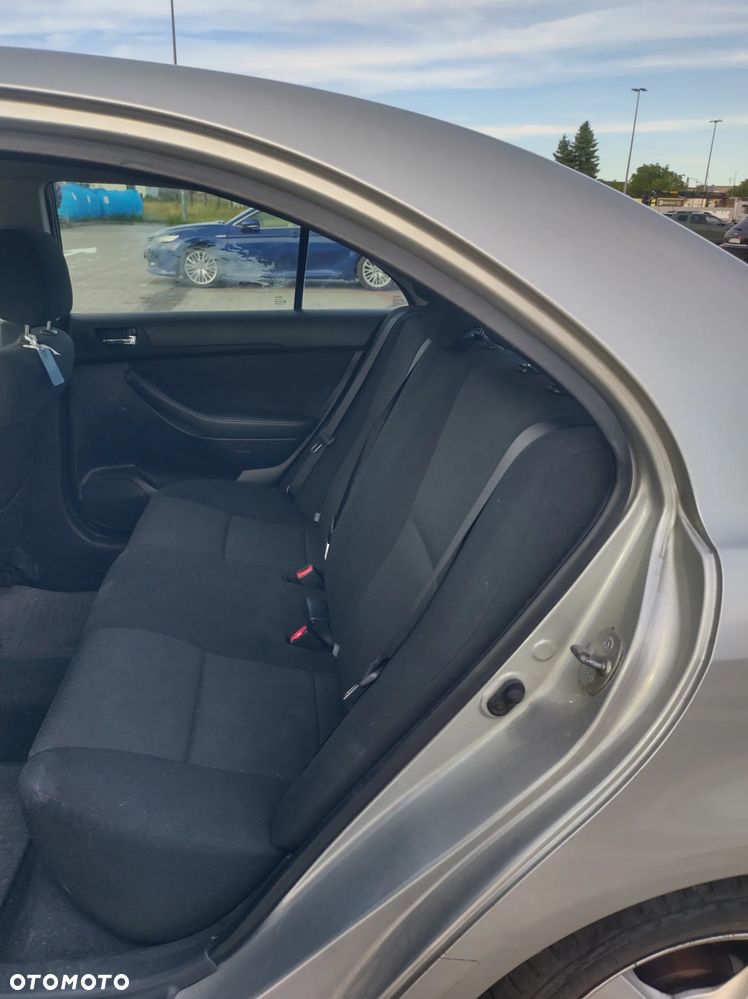Toyota Avensis 1.8 VVT-i Sol - 6