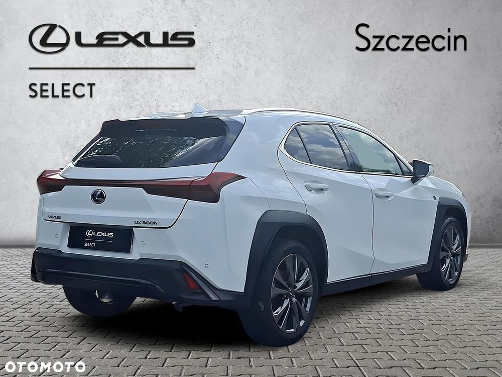 Lexus UX 300h F Sport Design - 5