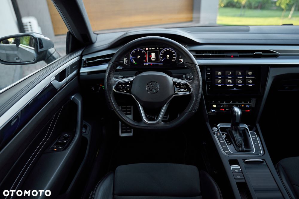 Volkswagen Arteon 2.0 TDI SCR DSG R-Line - 29