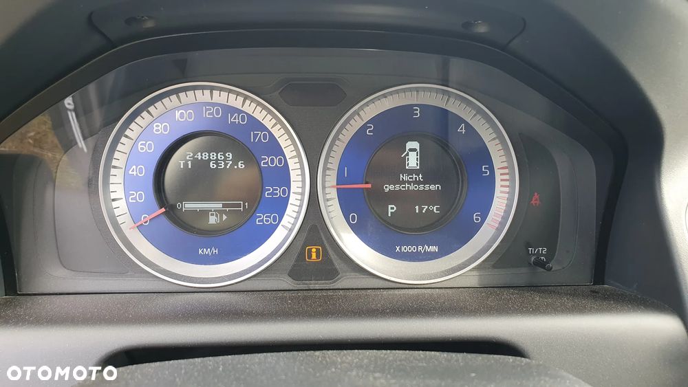 Volvo XC 60 D4 AWD Geartronic RDesign - 10