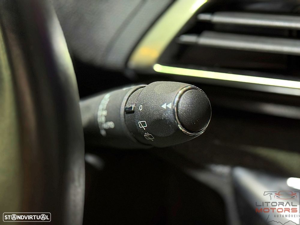 Peugeot 5008 1.2 PureTech Allure Pack EAT8 - 26