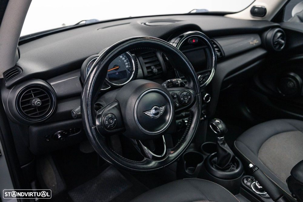 MINI 3 Portas Cooper D Aut. - 23