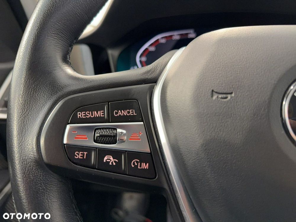 BMW Seria 3 318i - 15