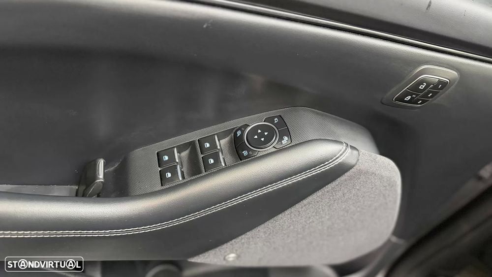 Ford Mustang Mach-E Standard - 17