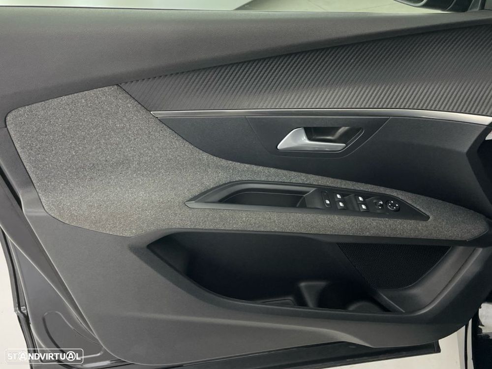 Peugeot 3008 1.2 PureTech Active Pack - 18