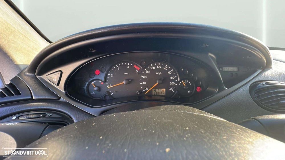 Ford Focus 1.6 TDCi Connection - 10