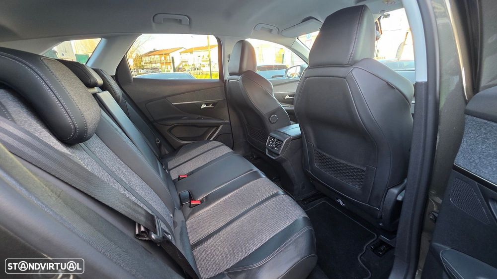 Peugeot 3008 1.5 BlueHDi Allure Pack - 17