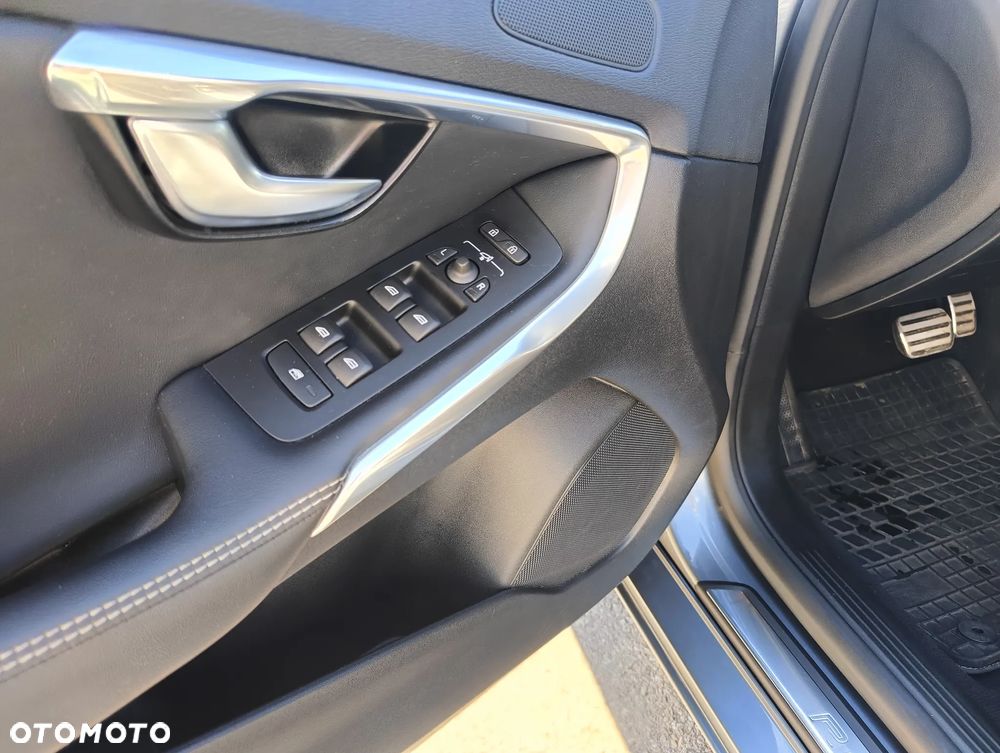 Volvo V40 D2 Geartronic RDesign - 23