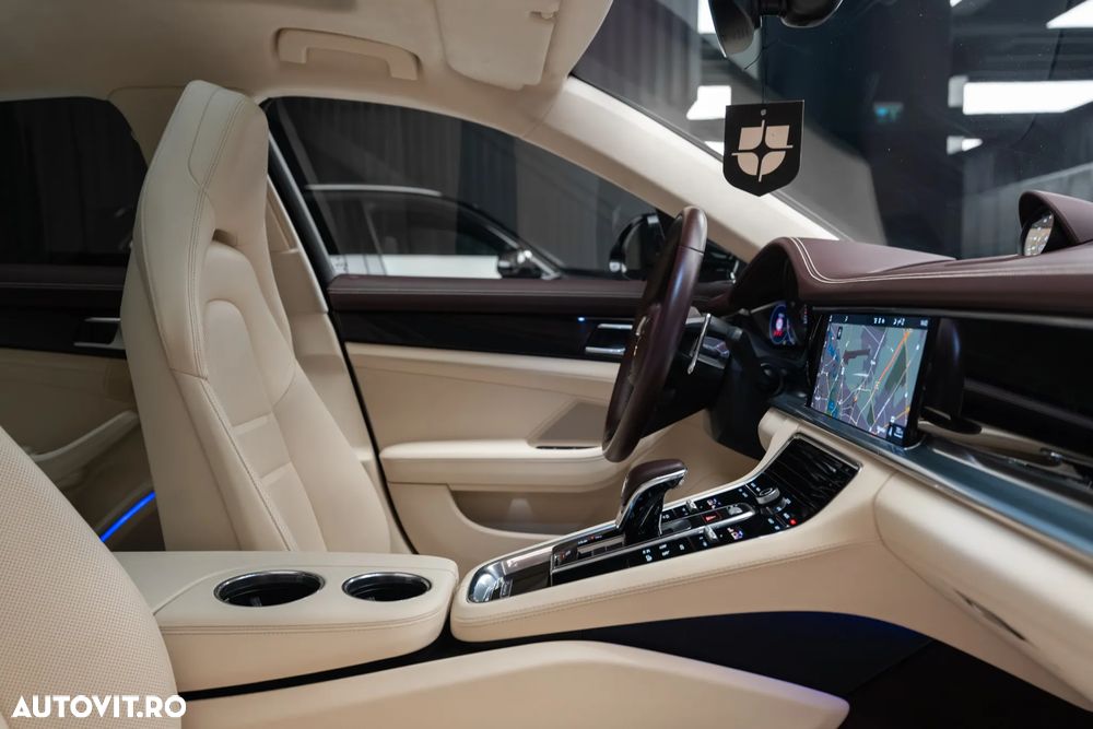 Porsche Panamera 4 - 24