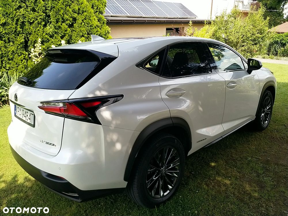 Lexus NX 300h Prestige AWD - 38
