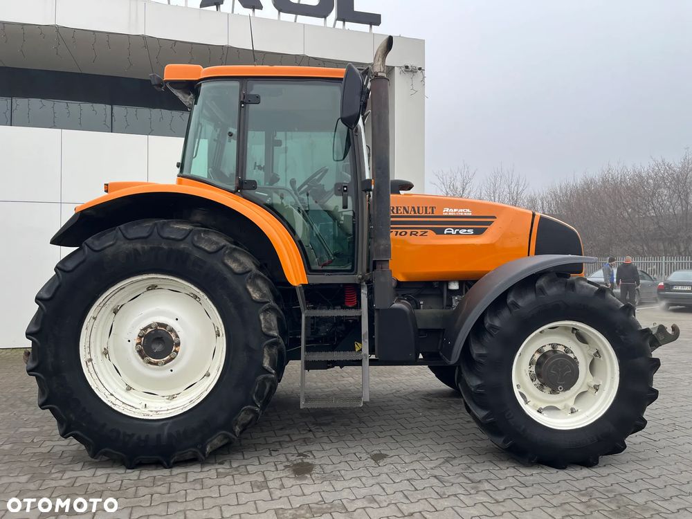 Renault Ares 710 RZ - 9