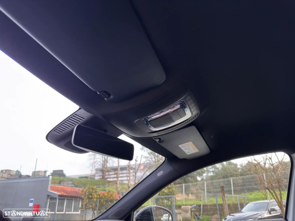 Mercedes-Benz A 250 - 21