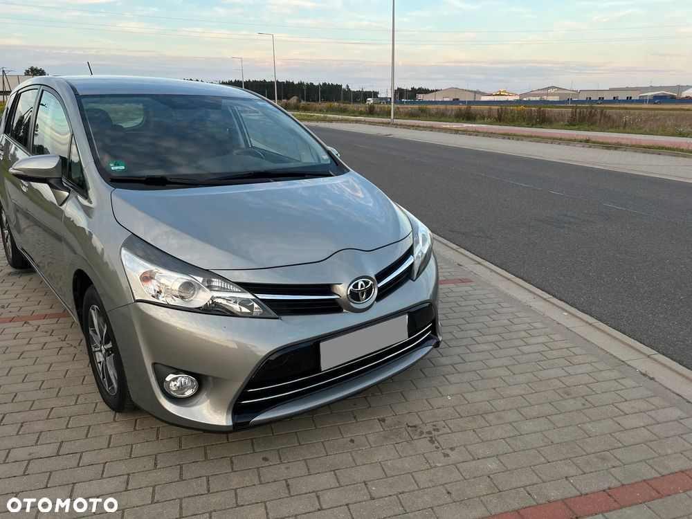 Toyota Verso 2.0 D-4D Sol - 26