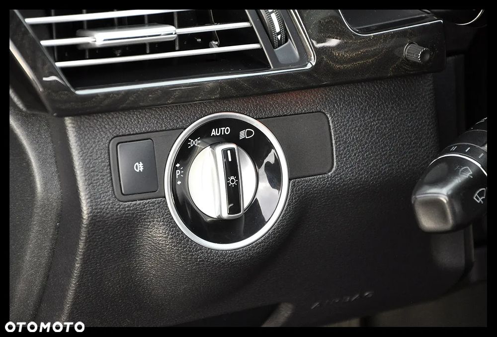 Mercedes-Benz Klasa E 300 BLUETEC 7G-TRONIC Avantgarde - 29