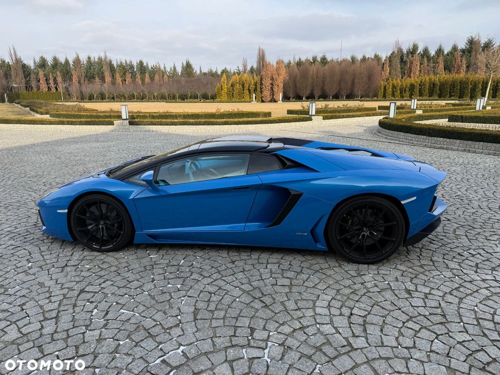 Lamborghini Aventador - 8