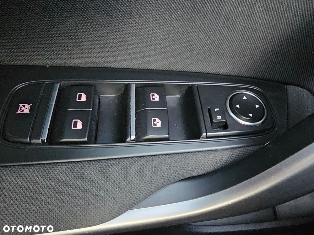 Kia Ceed 1.6 CRDi mHEV L Business Line - 17