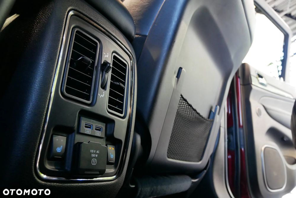 Jeep Grand Cherokee - 21