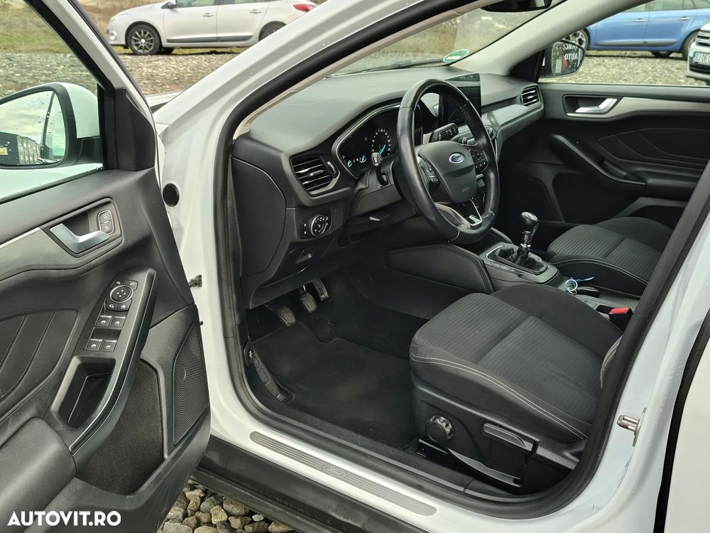 Ford Focus 1.5 EcoBlue Start-Stopp-System TITANIUM - 11