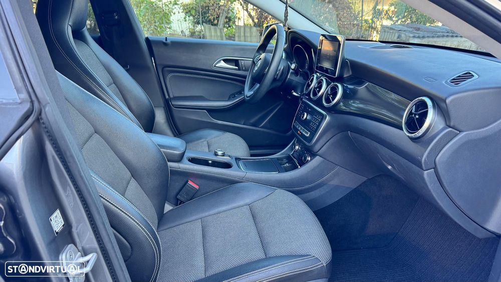 Mercedes-Benz CLA 200 Shooting Brake d 7G-DCT Urban - 11