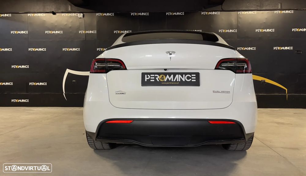 Tesla Model Y Performance Dual Motor AWD - 18