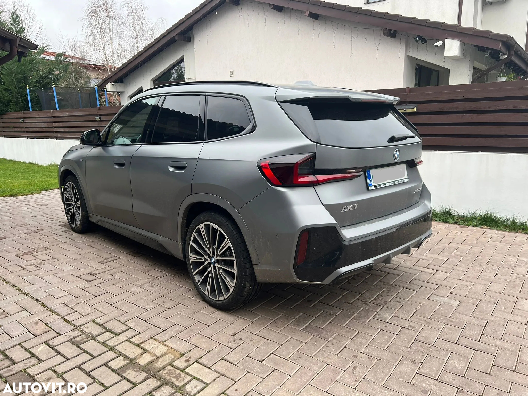 BMW iX1 - 4