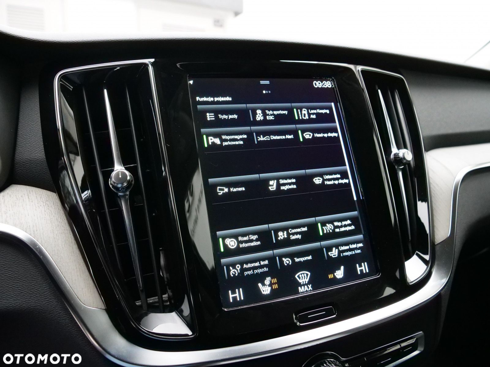 Volvo V60 Cross Country - 22