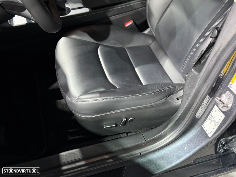 Tesla Model 3 Long-Range Dual Motor AWD - 30