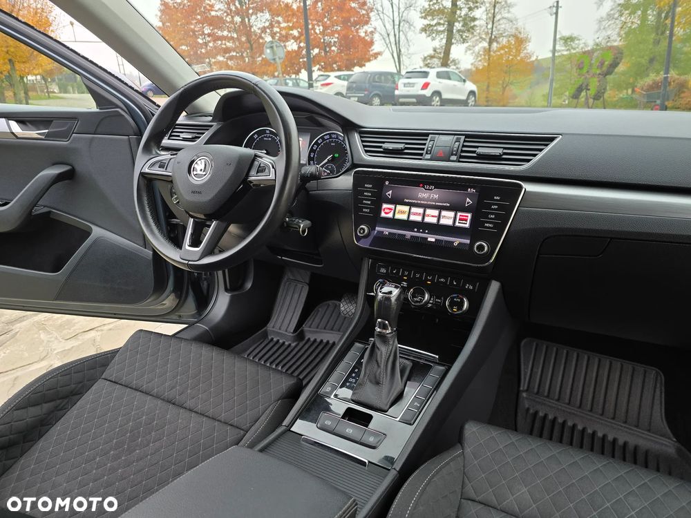 Skoda Superb 2.0 TDI DSG Active - 16