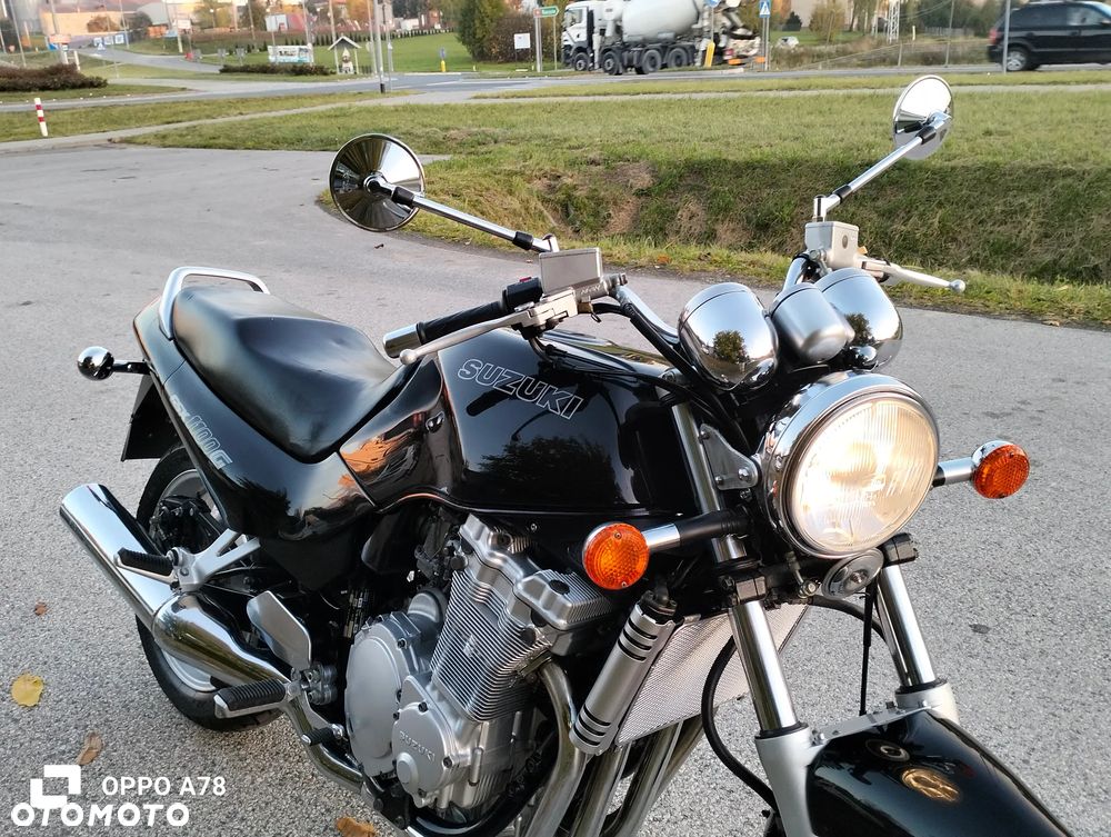 Suzuki GSX - 16